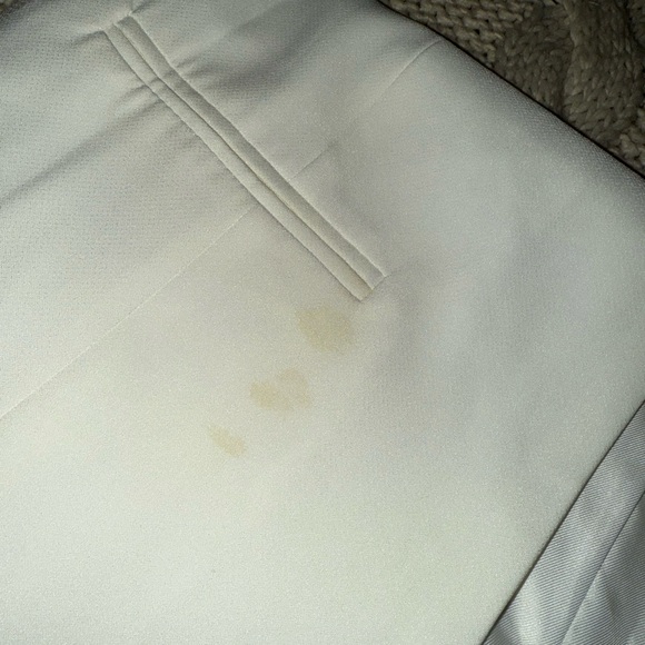 Mark. Elegant White Sleeveless Coat - Picture 5 of 6